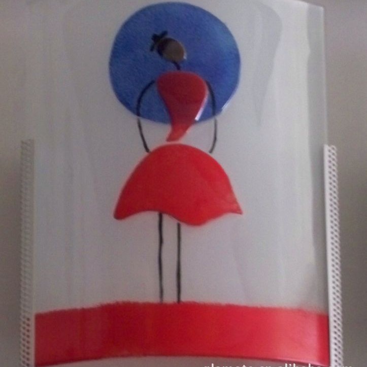 ���������������ϣ���ֽ�ò����������ܼ������䲣��������ɫ͸��