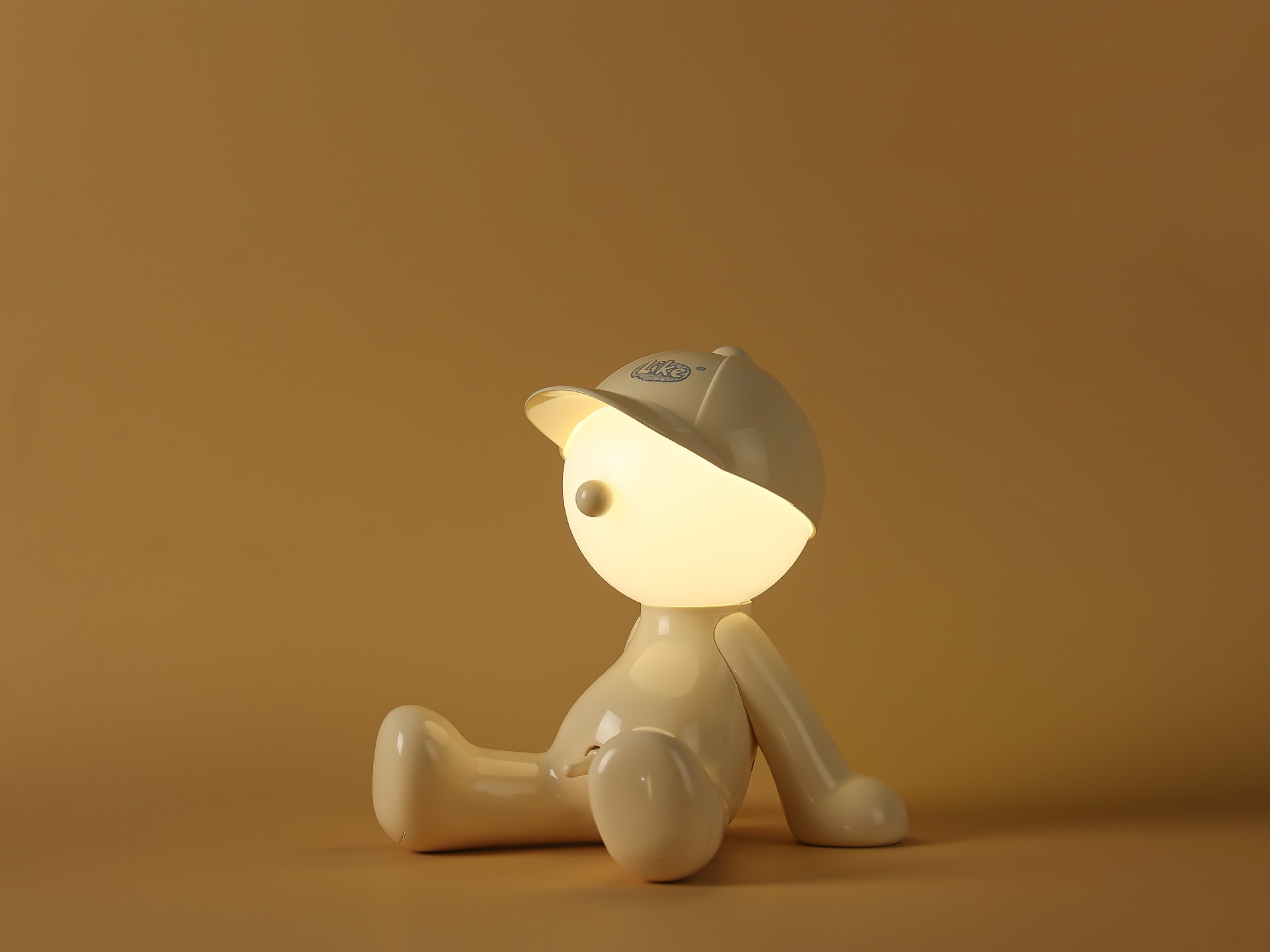 Lámpara de noche recargable con forma de sombrero, diseño de niño tímido sentado, para dormitorio, dormitorio universitario, lámpara de escritorio pequeña, regalo, adorno, luz nocturna divertida y peculiar