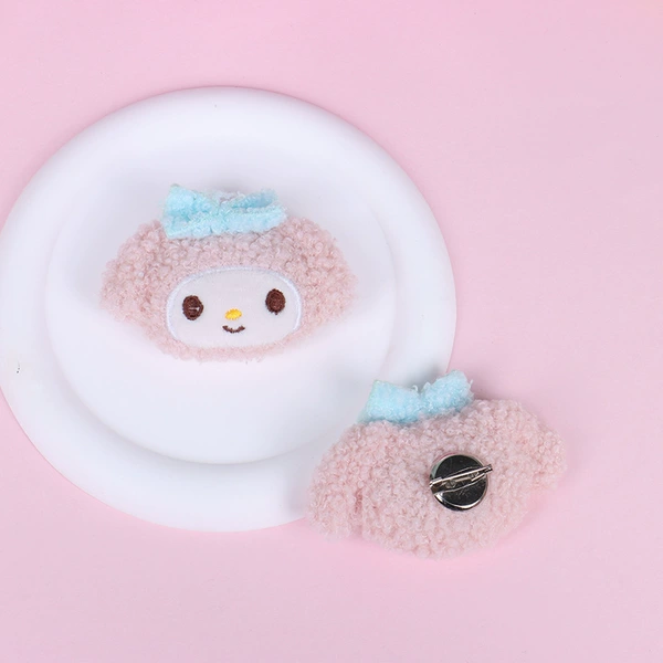 Melody (with brooch)