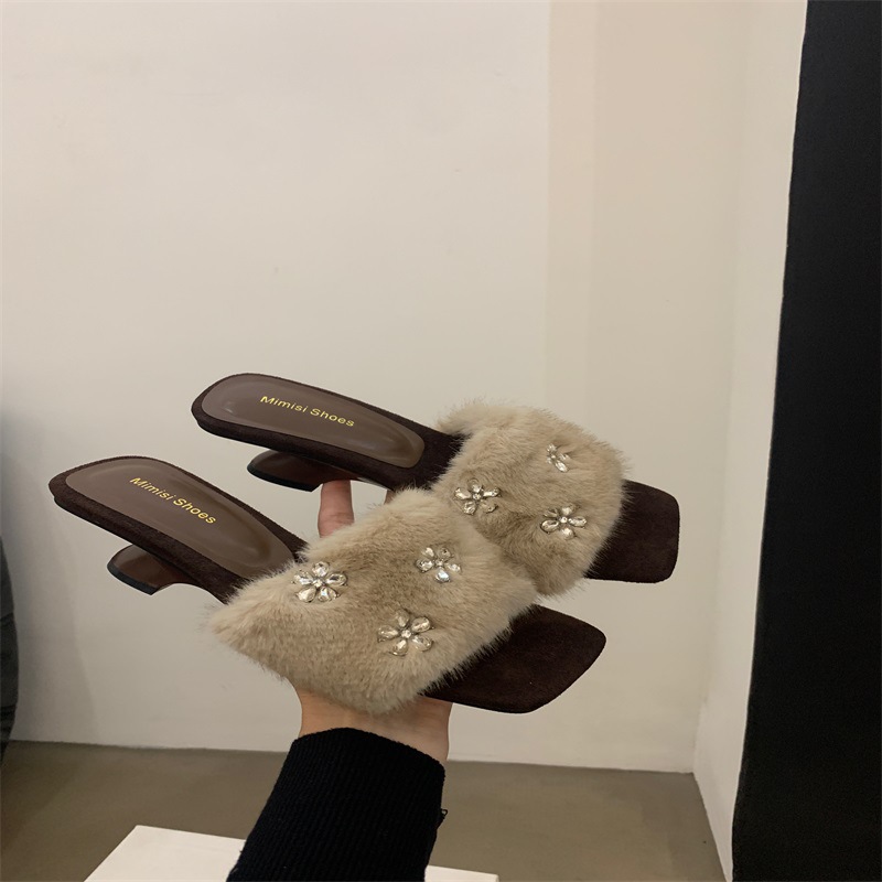 Autumn mules pointed-toe