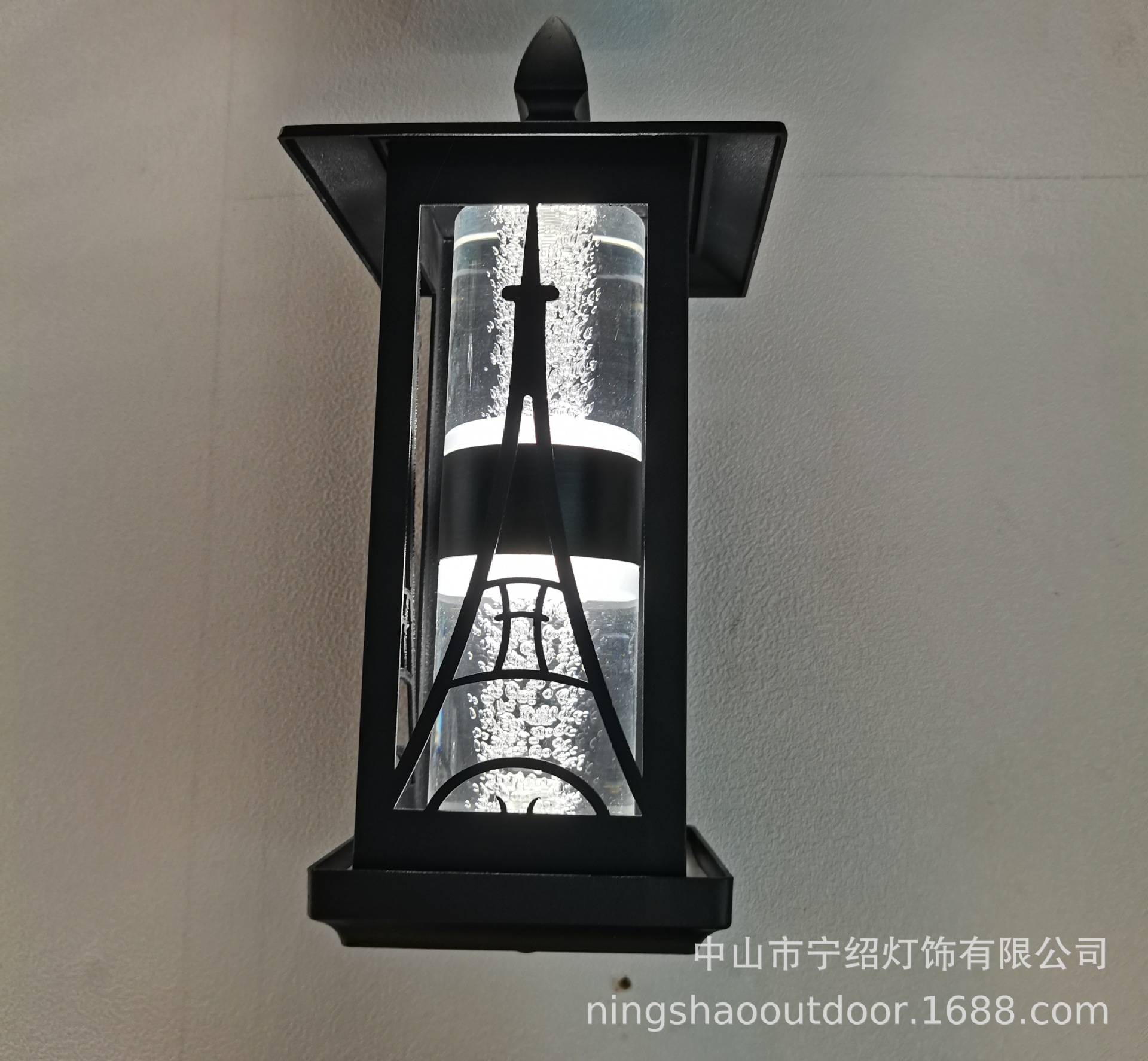 Outdoor wall lamp double head up and down luminous courtyard outdoor waterproof entrance door front exterior wall wall hanging staircase balcony lamps