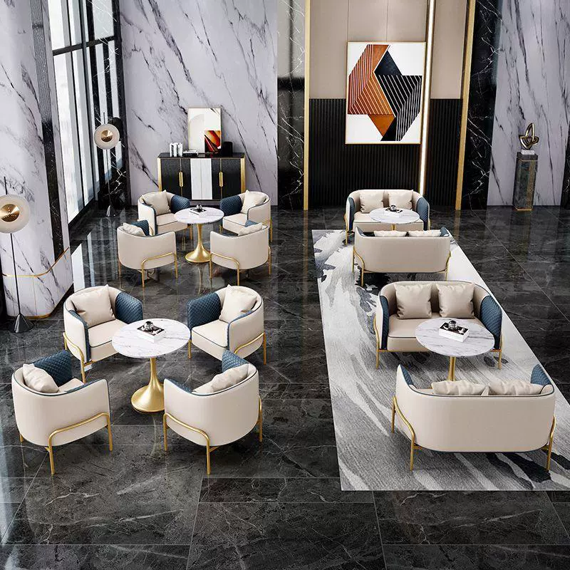 Комплект мягкой мебели в стиле лёгкой роскоши для переговоров: диван, кресла и стол для гостиничного лобби, офиса, чайной комнаты или офиса продаж.