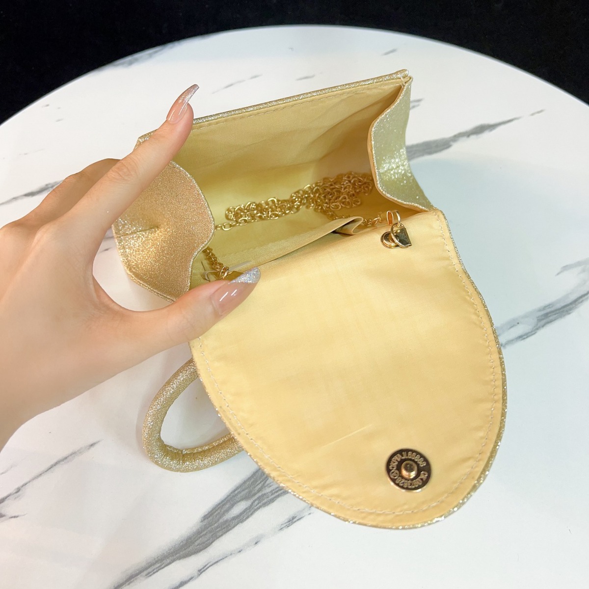 Retro Women's Shoulder Handbag For Weddings And Elegant Events_voghion.com