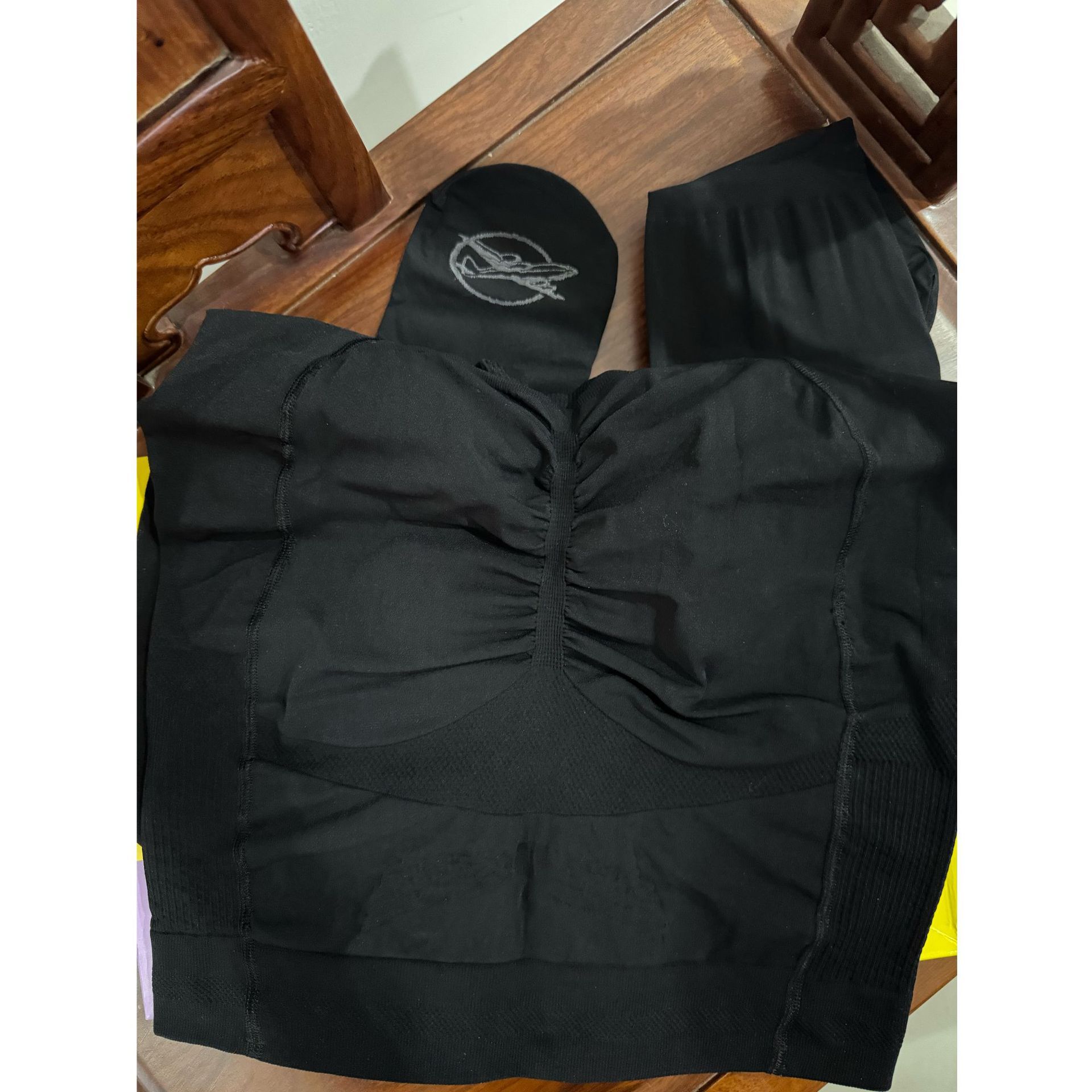 가을 겨울 새로운 스타일 여성의 편안한 배를 조이는 엉덩이 리프팅 플러스 살찌는 버전 160G 발과 양말이 달린 매달린 바지 843