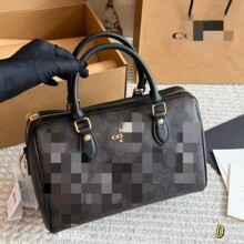 �ܼ��¿�Rowan��ʿ�D���^���͹��ϻ�����r�аٴ�б��μ�Ů����