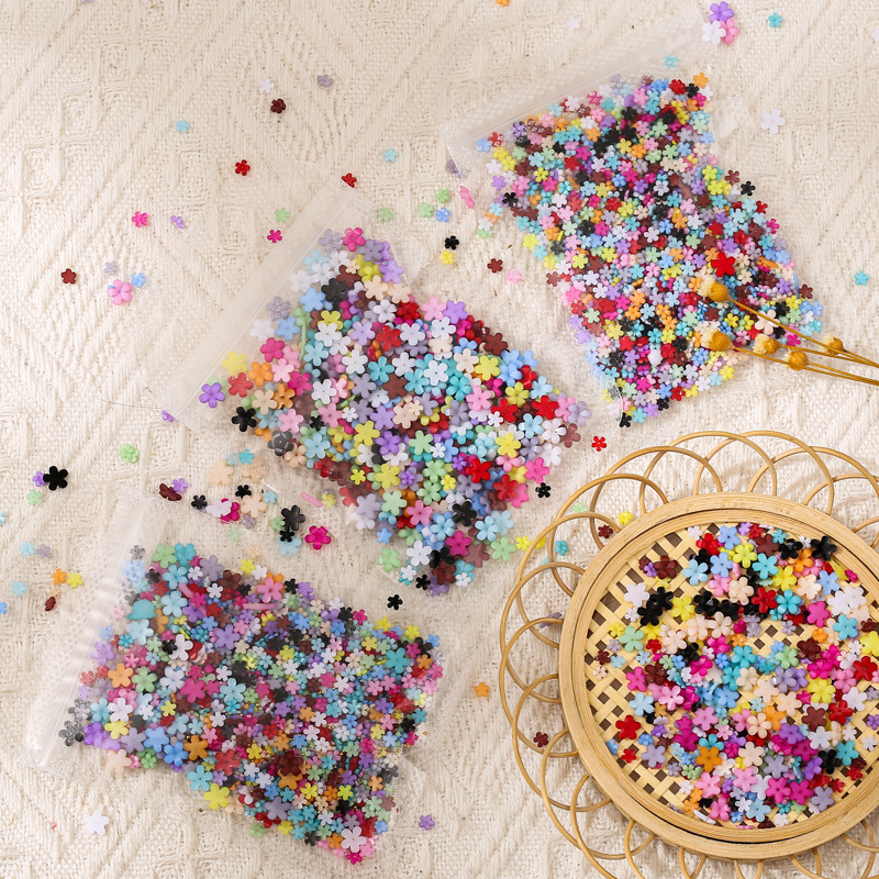 New Style Nail Art Mini White 6mm Small Flower Decoration Cute Three-dimensional Flowers All-match Five-petal Flower Nail Decoration Drill