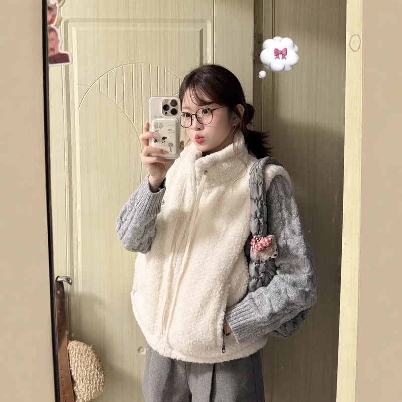 Quilted Vest Lamb Wool Women's 2025 New Autumn and Winter Outer Top Small Warm Vest Zipper Jacket Quilted Vest Lamb Wool Women's 2025 New Autumn and Winter Outer Top Small Warm Vest Zipper Jacket