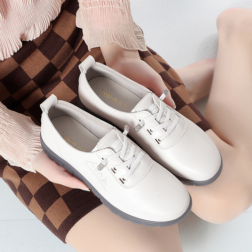 Anti-slip soft sole mother's shoes spring and autumn  new middle-aged and elderly women's shoes lightweight soft leather comfortable casual leather shoes