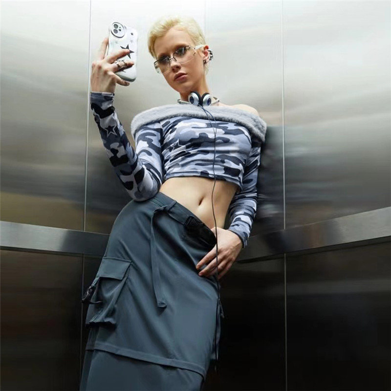 one-word neck camouflage printing slim fit crop bottoming shirt NSCOK139142