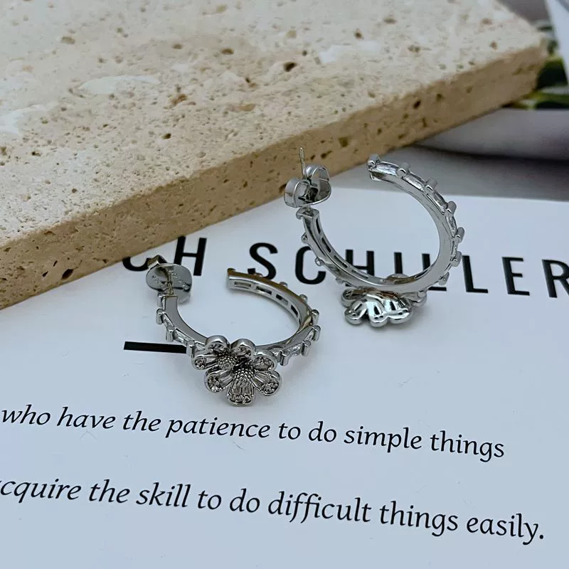 Fashionable cute fresh accessory, earrings, European style, light luxury style, flowered