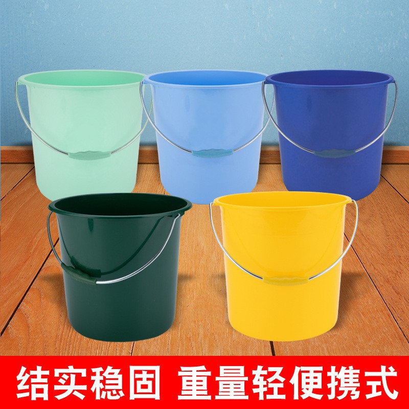 黄色水桶深绿水桶消防塑料桶加厚单位制式训练军训水桶塑料手提桶