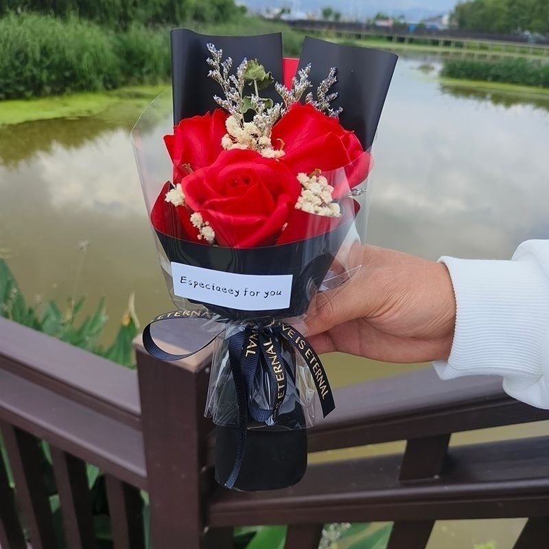 세 가지 진사 레드 - 창의적인 꽃다발 + 선물 가방 + 가벼운 끈 + [핫 스타일 추천]