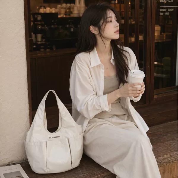 2026 New Street Fashion Underarm Bag for Women with Magnetic Buckle, Soft Leather Hobo Bag, Light Luxury Niche Shoulder Bag