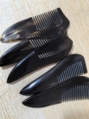 牛の角の櫛の12から14までの長い随形の牛の角の櫛
