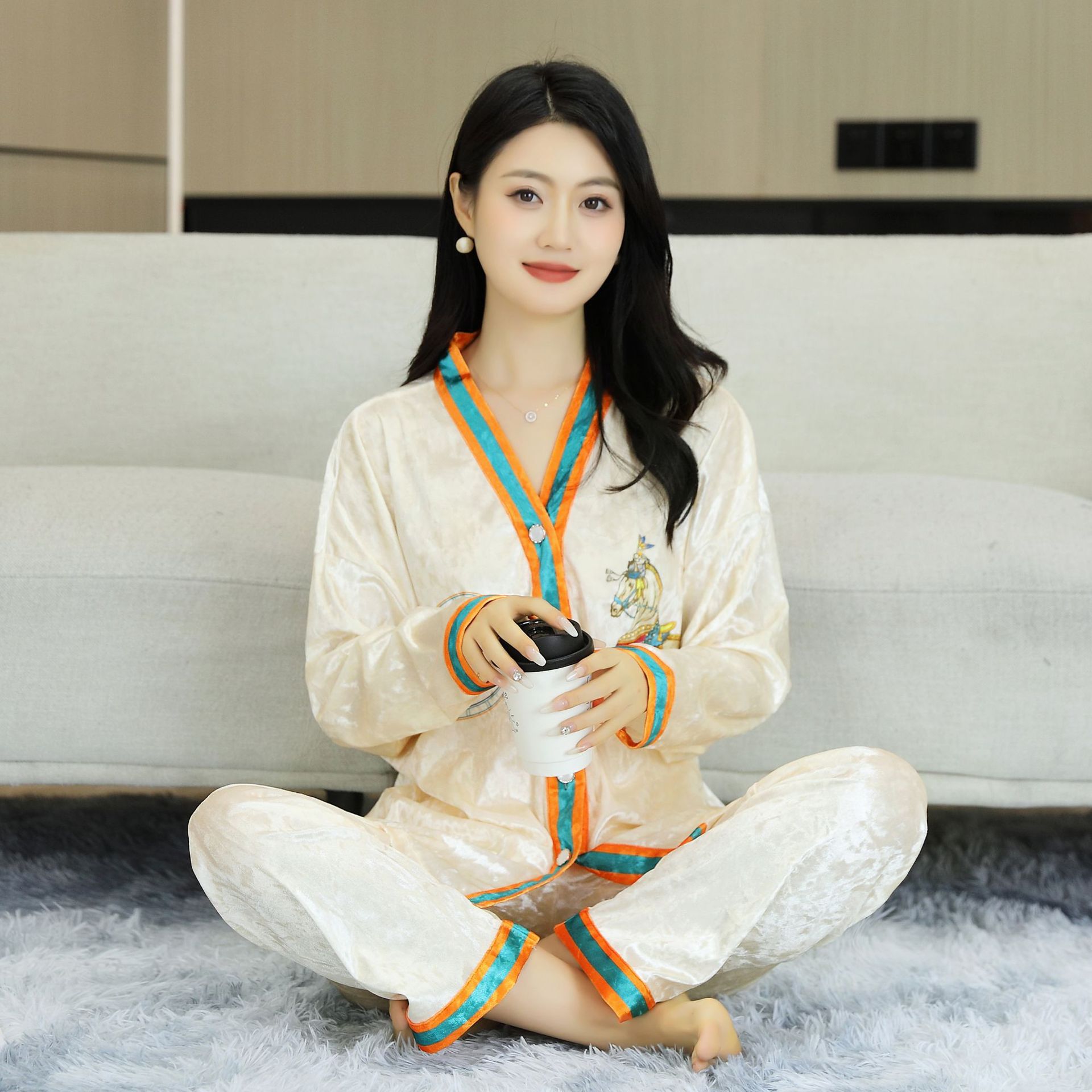 골든 벨벳 파자마 여성 가을 긴팔 세트 가을 투피스 하이 엔드 라이트 럭셔리 카디건 V-넥 플러스 사이즈 홈 의류