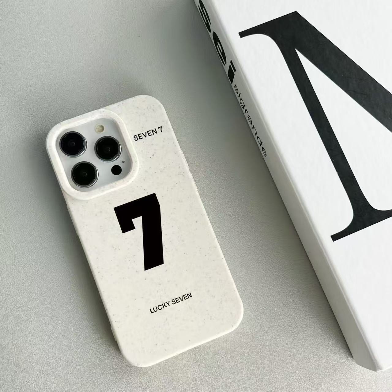 Lucky Number 7 es adecuado para la personalidad de la carcasa del teléfono móvil iphone16 Apple 15pro anti-caída 14 Japón y Corea del Sur 13 Europa y América 12