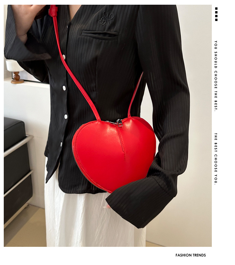 Women's PU Heart Shape Basic Classic Style Sewing Thread Heart-shaped Zipper Underarm Bag display picture 10
