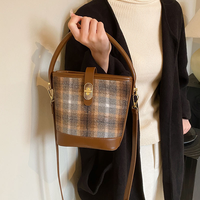 Borsa a secchiello in lana da donna borsa a spalla alla moda_voghion.com