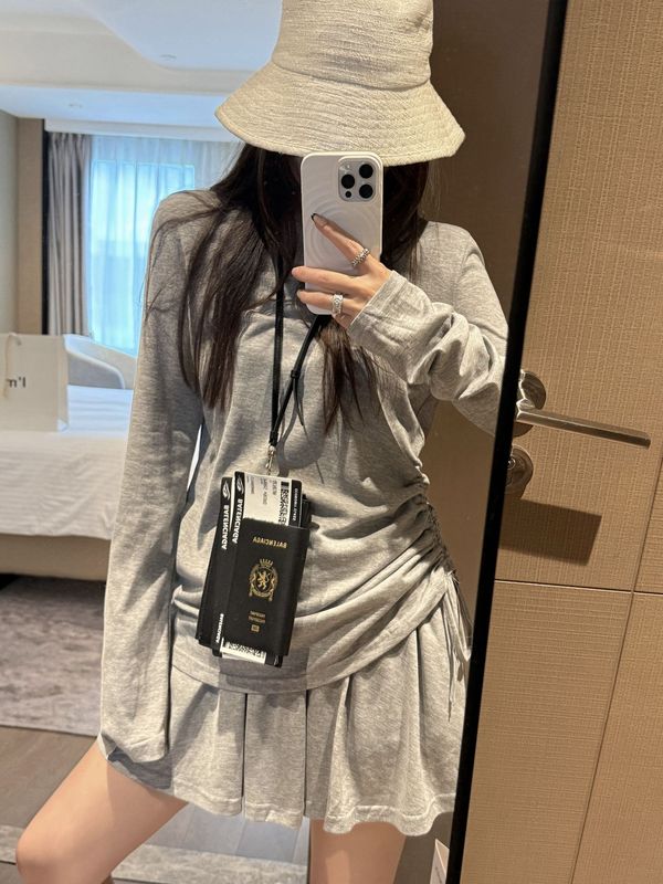 ニッチデザインのおしゃれなバックレス長袖プリーツTシャツ+ショートスカートのツーピース夏用日焼け止めアイススーツ|undefined