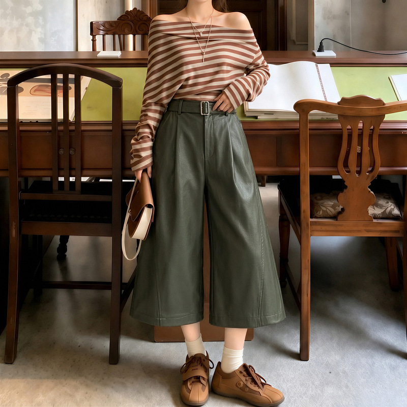 Green wide-leg cropped pants for women, new autumn style, high-waisted with belt, loose fit, hip-covering, drapey PU leather cropped pants