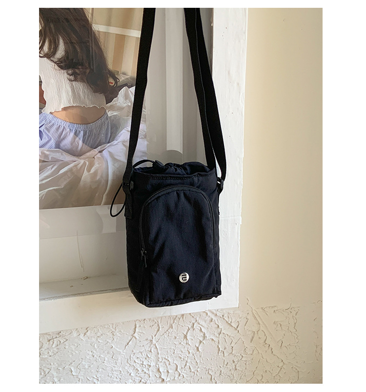 Outdoor portable casual mini single-shoulder bag, simple and versatile drawstring bucket bag, Korean style Instagram niche crossbody women's bag undefined
