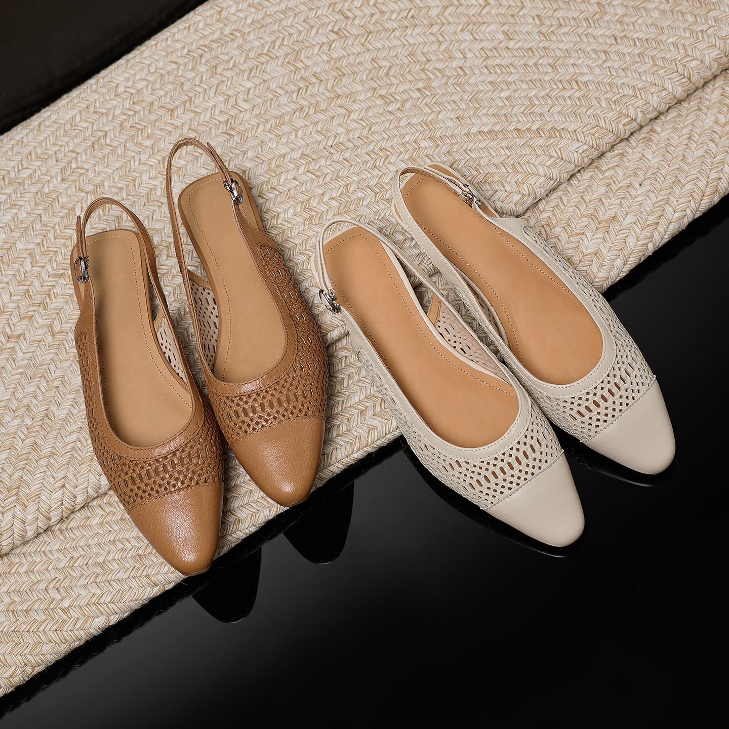 Sandal nữ phong cách vintage mũi kín hở gót đế bệt — Màu caramel