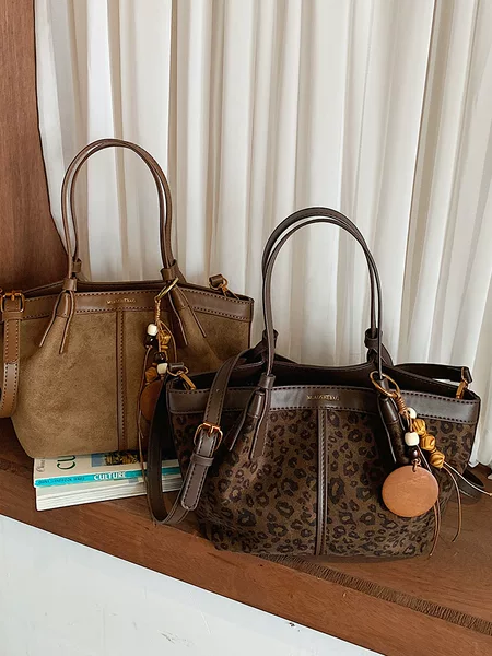 2026 Autumn New Simple Shoulder Bag Fashion Commuting Bag Women's Underarm Bag Vintage Large Capacity Bucket Bag for Women