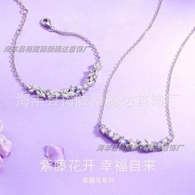 �����������Ů���ٻ�΢Ц�ٴ�߼�����Ƹ�������
