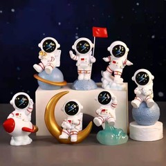 New Interstellar Astronaut Blind Box, Cartoon Navigator Xiao Yu Resin Craft Ornament, Blind Box Figure Surprise Box