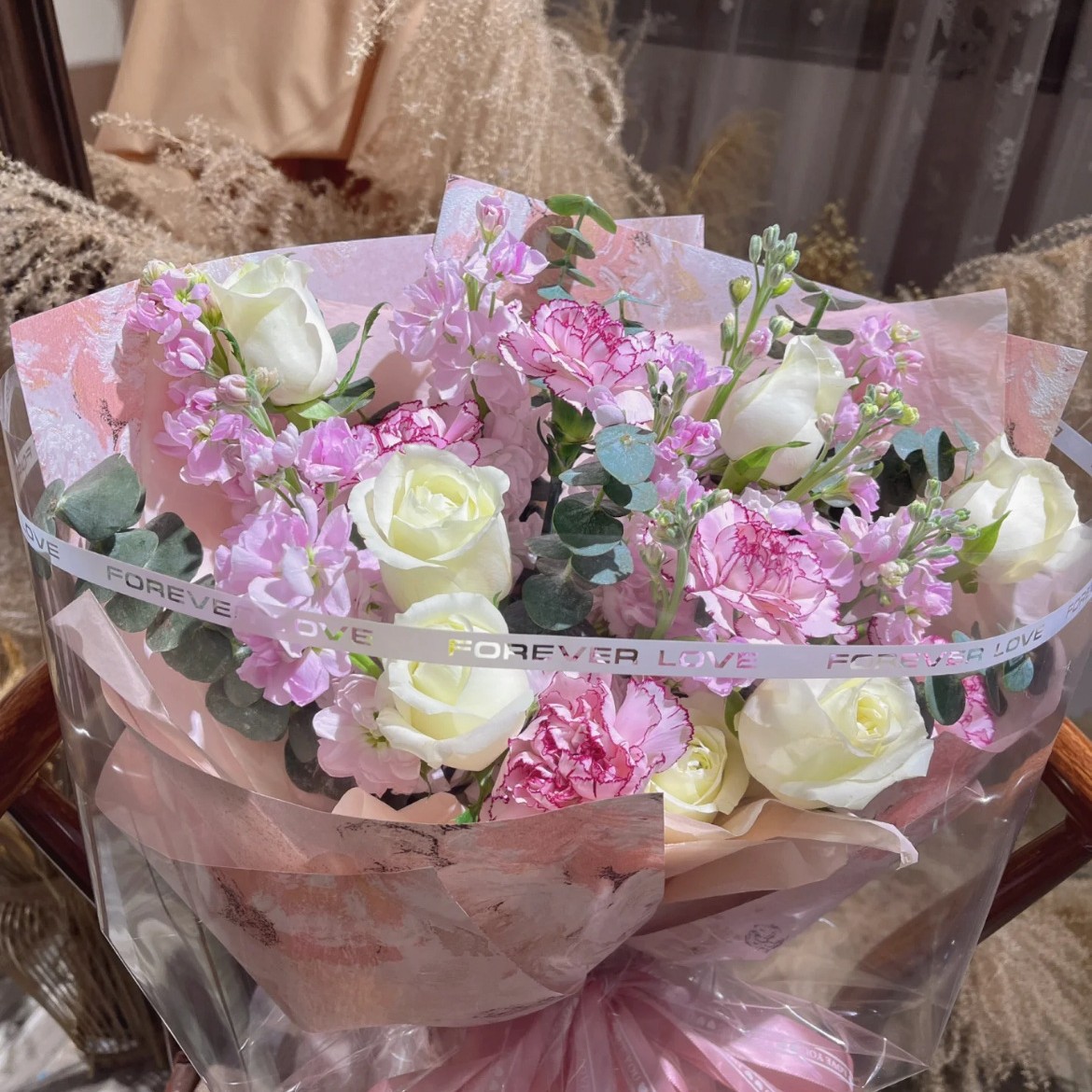 Lizhuran transparente línea de viento simple Inglés rollo de papel de vacaciones ramo de flores envoltura papel ramo de celofán al por mayor