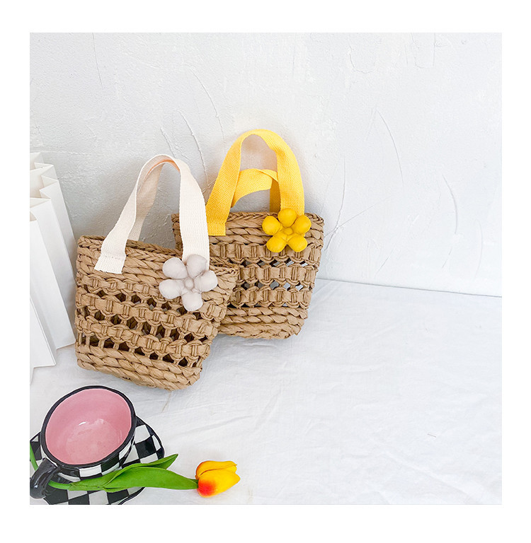 Kid's Small Spring&summer Straw Solid Color Cute Flowers Bucket Open Straw Bag display picture 3
