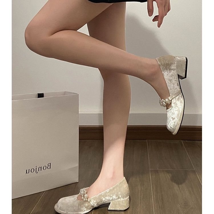 Elegant Suede Mary Jane Pearl Shoes 2025 Summer Chinese Style High Heels, Easy to Match, Lightweight, Non-Slip, Original Design Elegant Suede Mary Jane Pearl Shoes 2025 Summer Chinese Style High Heels, Easy to Match, Lightweight, Non-Slip, Original Design