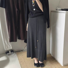 垂感针织半身裙女秋季2025新款韩系松紧腰显瘦a字包臀直筒中长裙