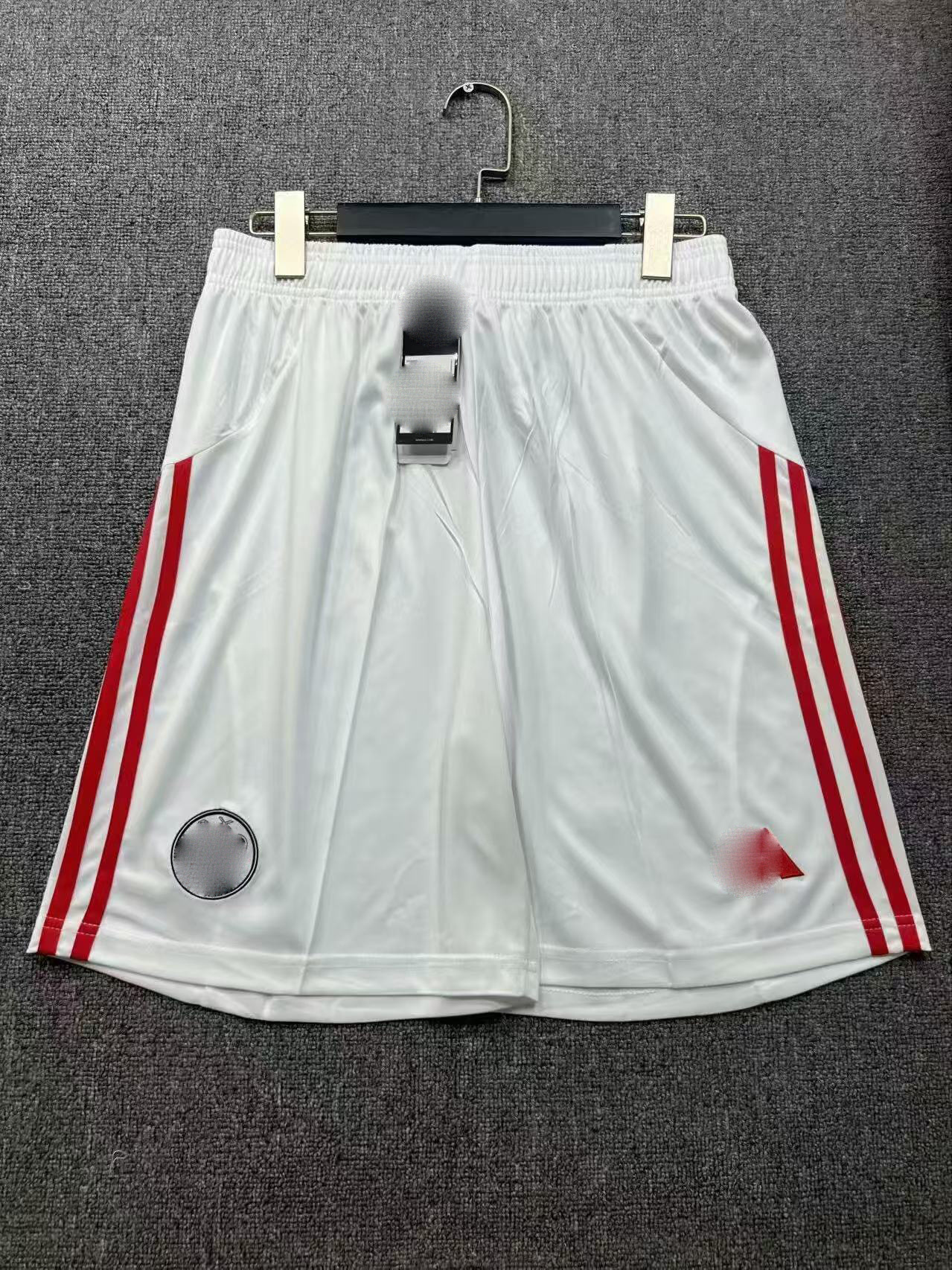 2526 Ajax en casa