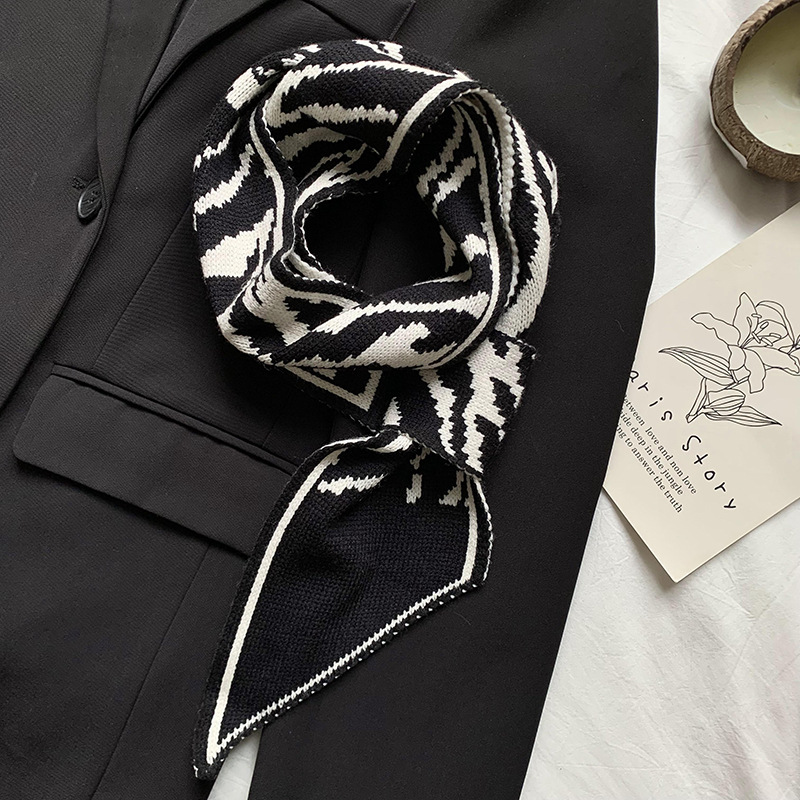 Bufandas de punto de alta sensación de nuevo estilo coreano otoño invierno versátil tablero de ajedrez perforación toallas de orejas perezosas cruzada guillera