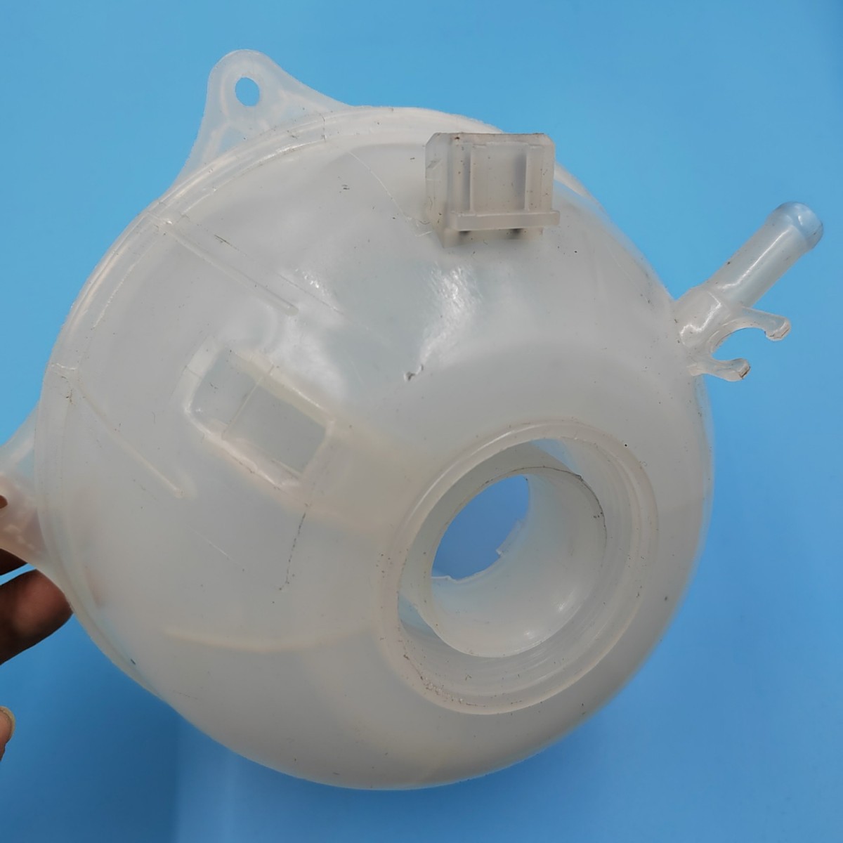 Coolant Tank Compensation Tank Expansion Water Tank Auxiliary Water Tank Suitable for Volkswagen T4/701121407B/A Antifreeze