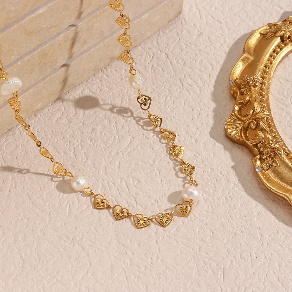 Fashion Heart-shaped Plated 18K Four Pearl Stainless Steel Necklace