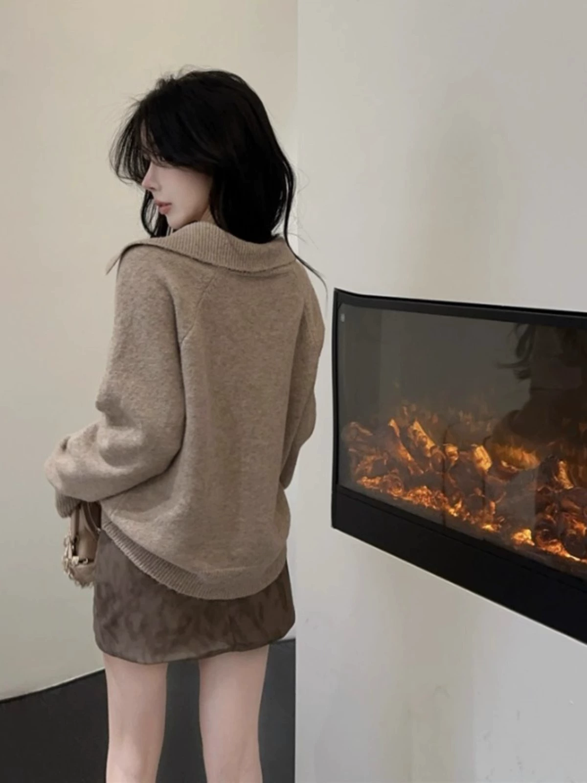 Retro keep warm sweater, high-quality style, V-neckline, western style