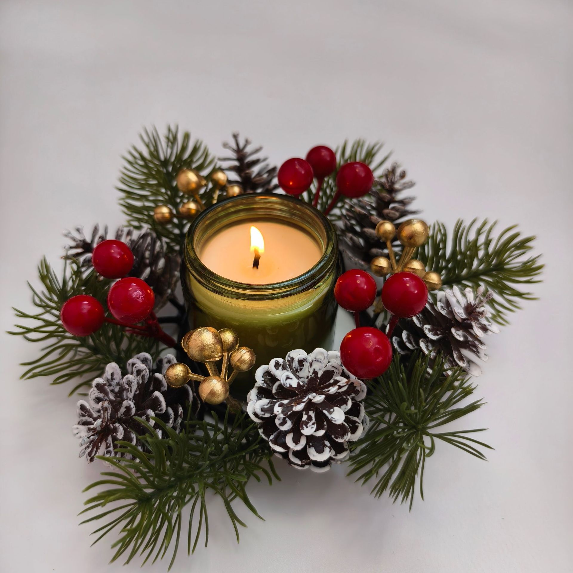 Nuevos productos transfronterizos navideños guirnaldas de candelabros guirnaldas decorativas para el hogar joyas de escritorio imitación de pinos rojos