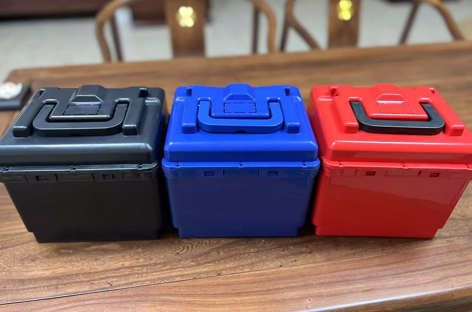 High-Quality Split Battery Box for Electric Vehicles 2420 Satchel Thickeneded Lead-Acid Battery Box Empty Shell in Various Colors