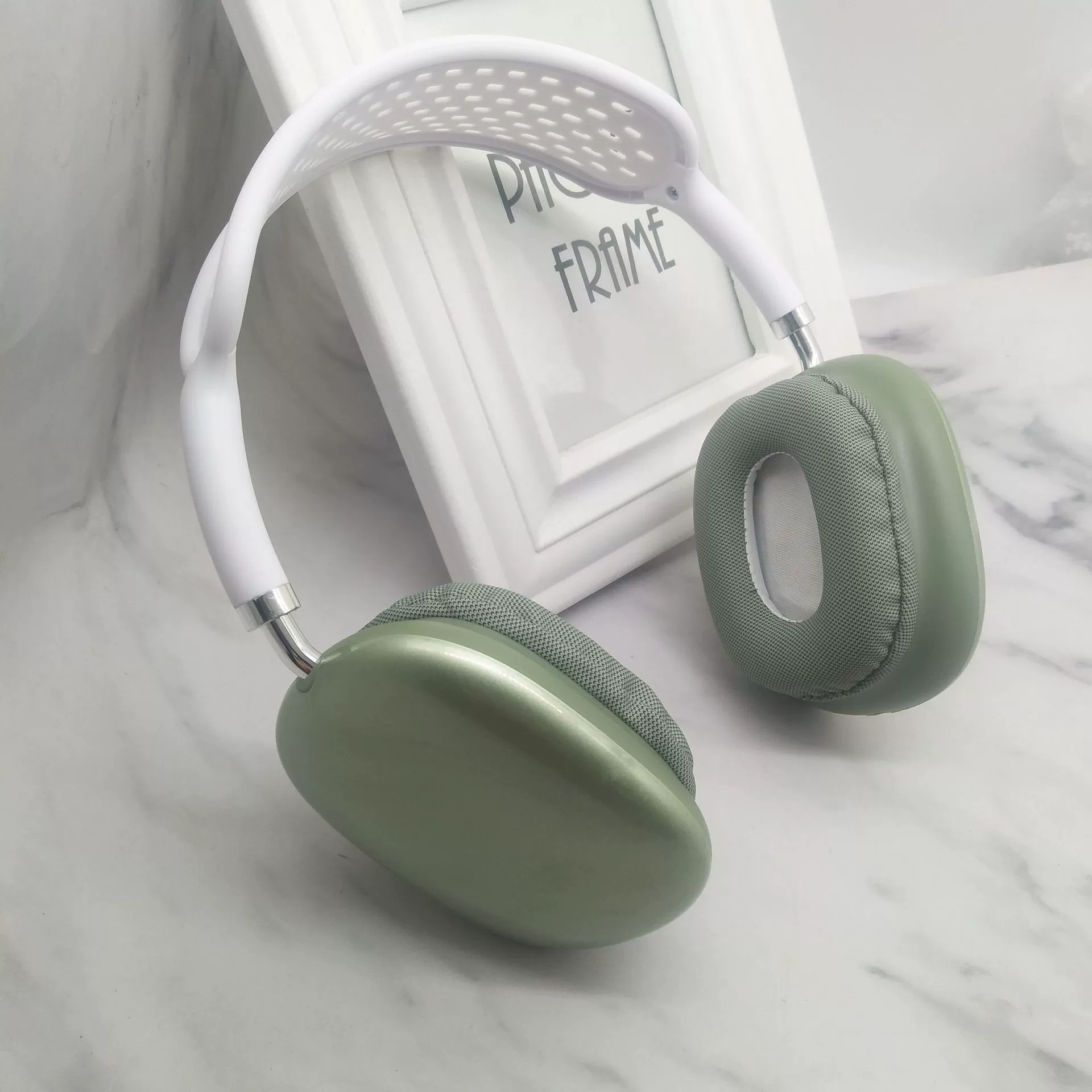 P9Max Wireless Bluetooth Headphones USB Charging Heavy Bass Sport Earphones Card Slot Neutral Brand