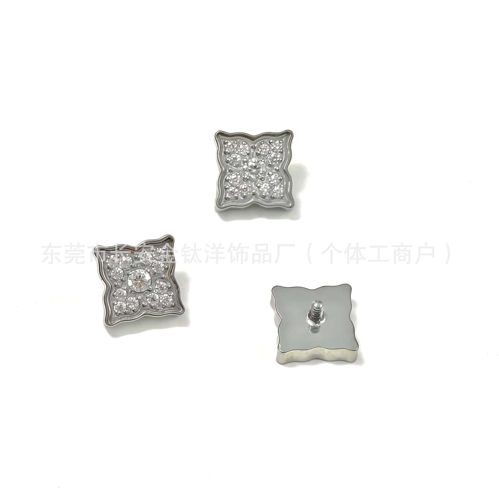 Pointed titanium steel lip stud product view