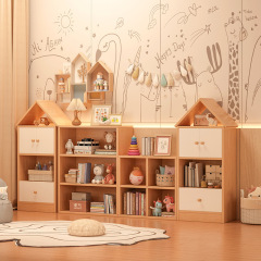 子供用本棚の床置き棚は自由に組み合わせて本棚を作ります。