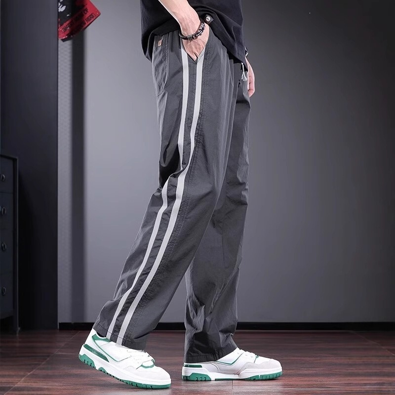 American-style striped casual pants for men, spring and autumn thin design, loose straight-leg trendy blue sports trousers American-style striped casual pants for men, spring and autumn thin design, loose straight-leg trendy blue sports trousers