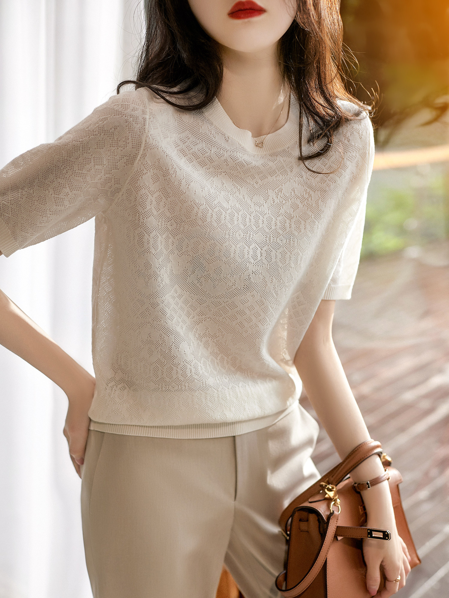 Áo thun nữ tay ngắn ren jacquard Hàn Quốc — đen