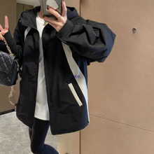 2025秋装新款棒球服上衣连帽撞色拼接休闲减龄中长款冲锋衣外套女