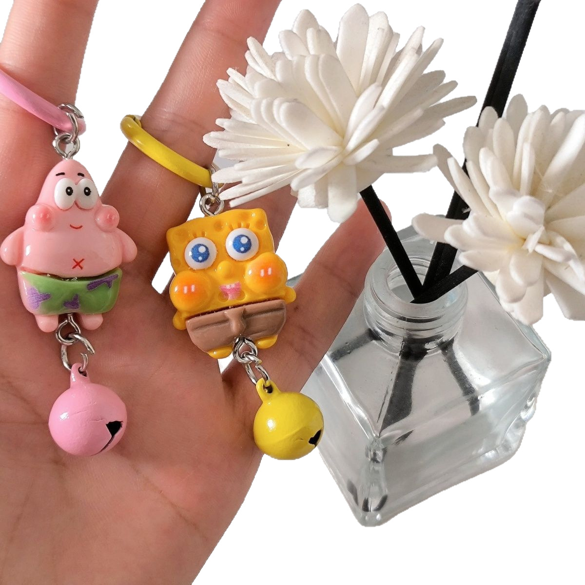 Tarjeta de campana D01 Baby Esponja Pi Big Star Keychain Cartoon nuevos accesorios lindos amigos regalos mochila colgar