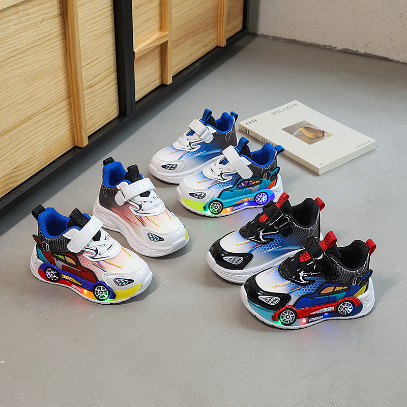 男童运动鞋2025春季新款儿童卡通发光跑步鞋轻便亮灯网面老爹鞋