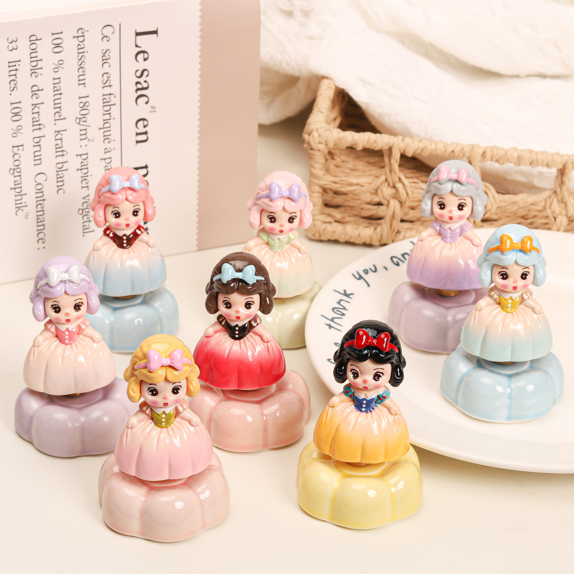 New Snow White Ceramic Rotating Car and Desktop Ornament, Suitable for Gifting, Wholesale