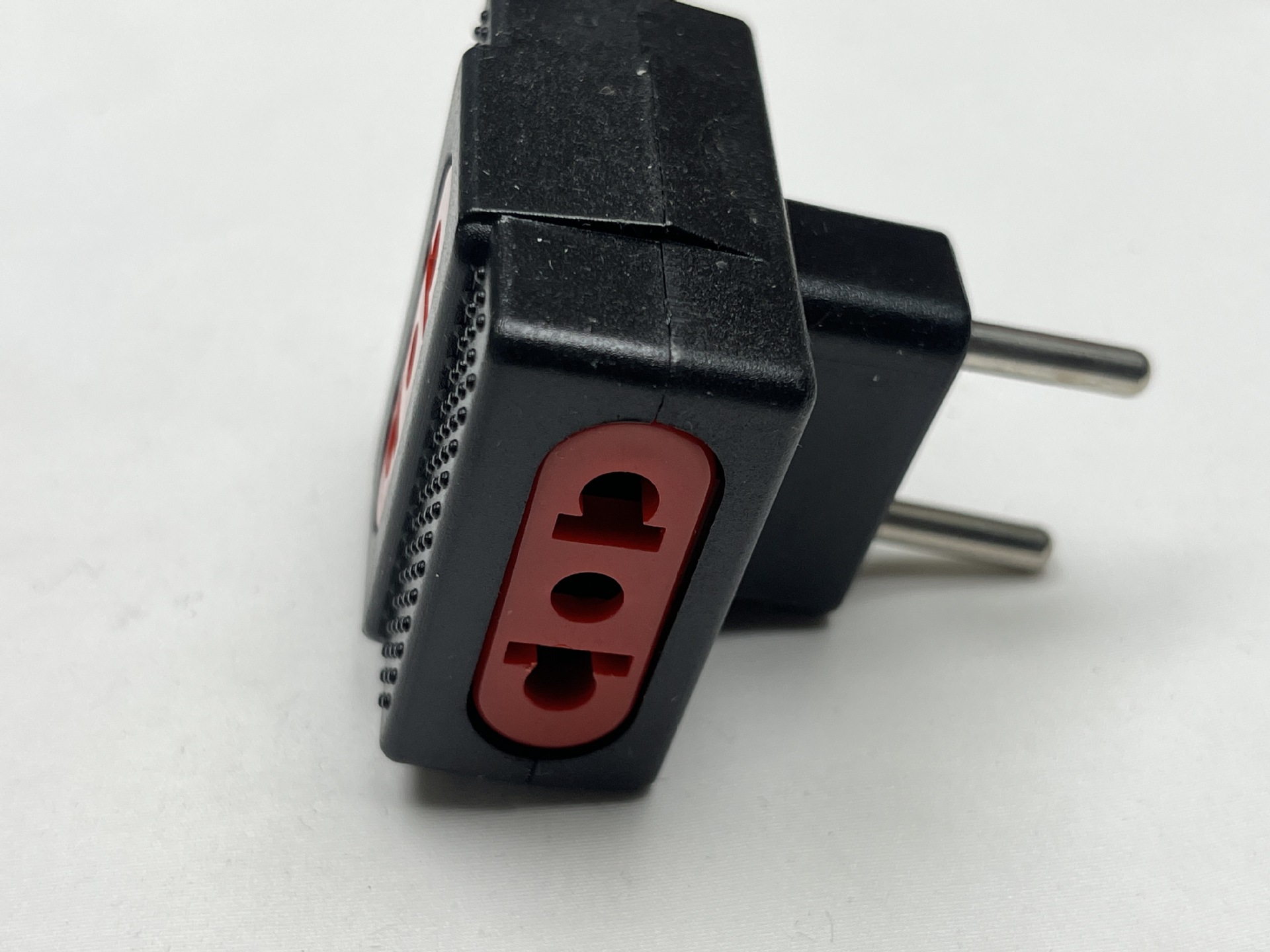 欧式1转3黑红塑料铜芯转接插头转换器转换插头欧标外贸厂家直销